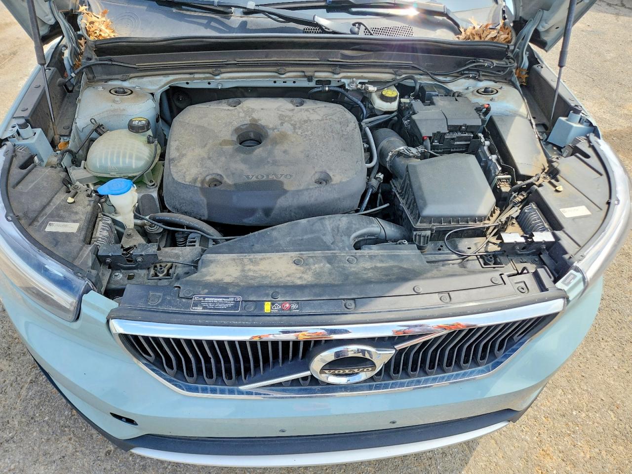 2019 VOLVO XC40 T5 MOMENTUM photo 34