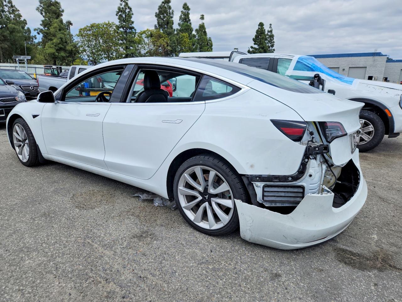 2018 TESLA MODEL 3 photo 3