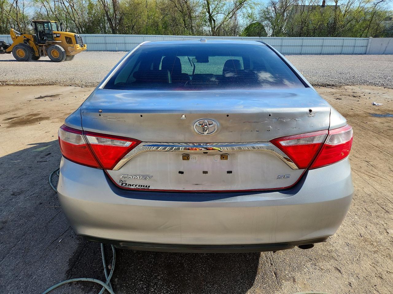 2017 TOYOTA CAMRY SE photo 6