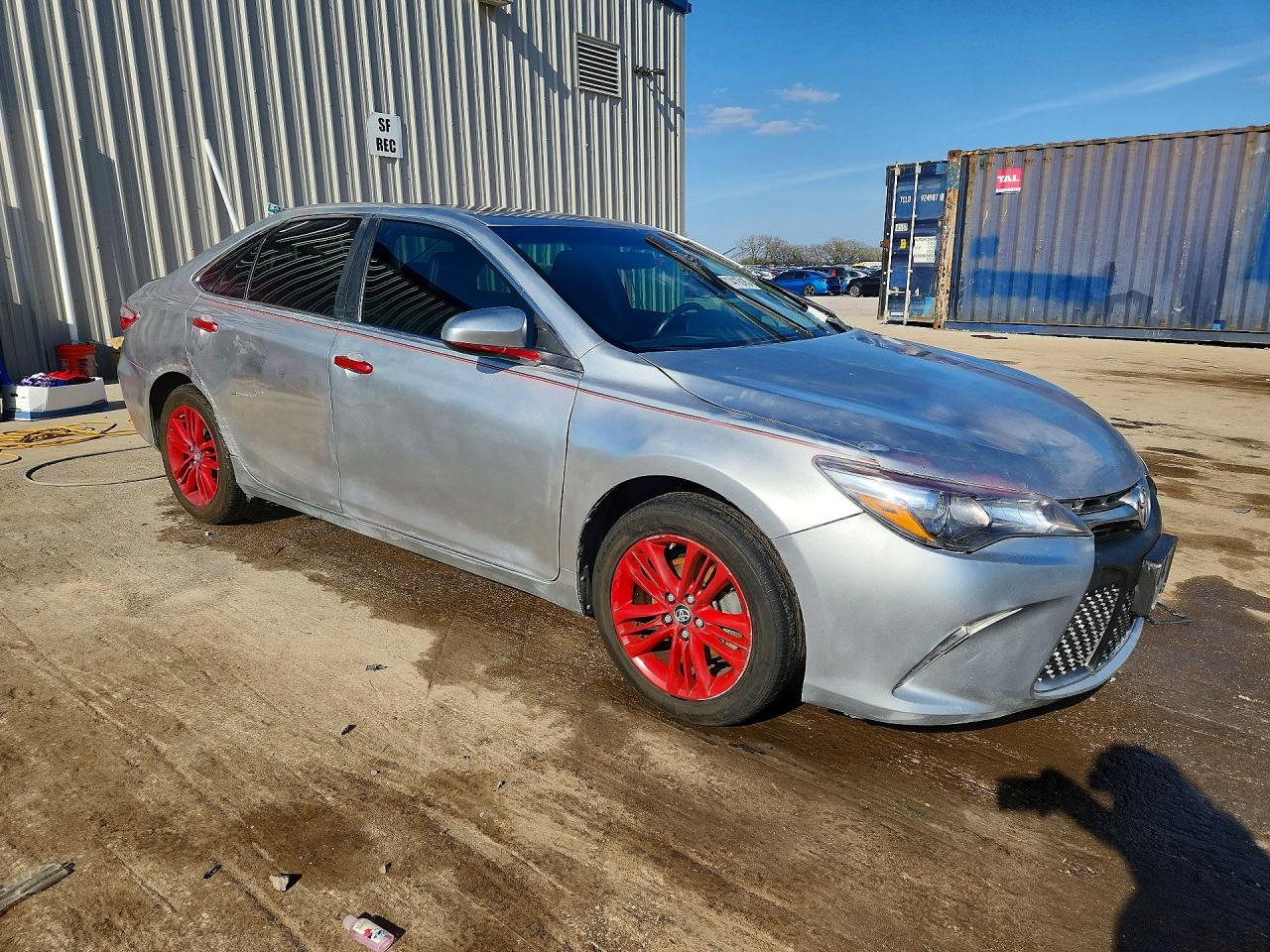 2017 TOYOTA CAMRY SE photo 4