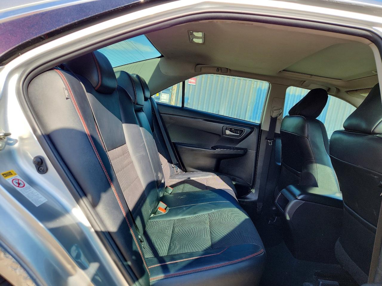 2017 TOYOTA CAMRY SE photo 10