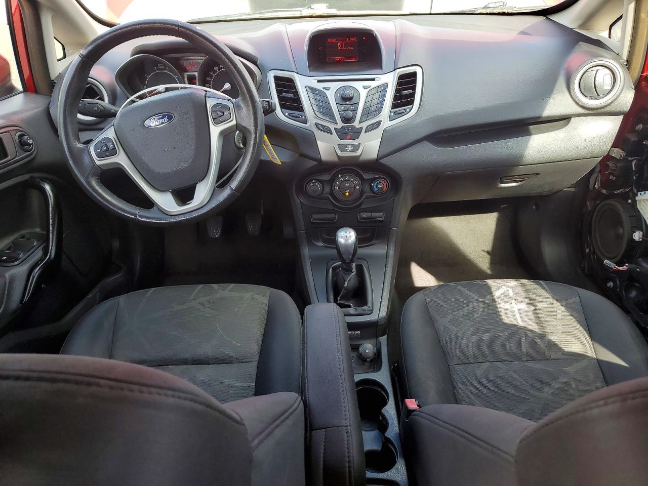 2012 FORD FIESTA SE photo 15