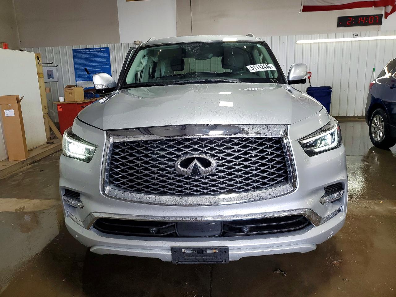 2022 INFINITI QX80 LUXE photo 13