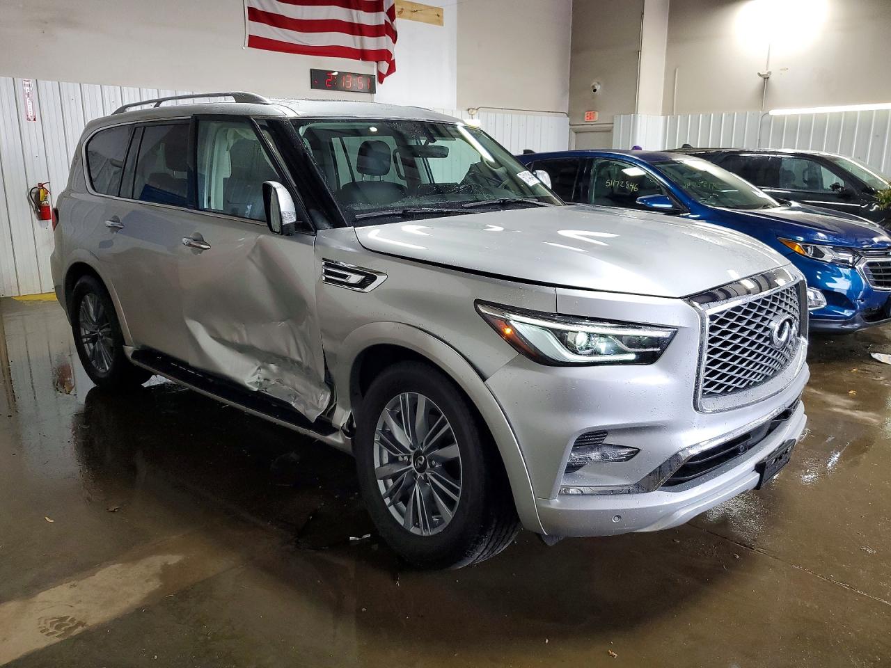 2022 INFINITI QX80 LUXE photo 10