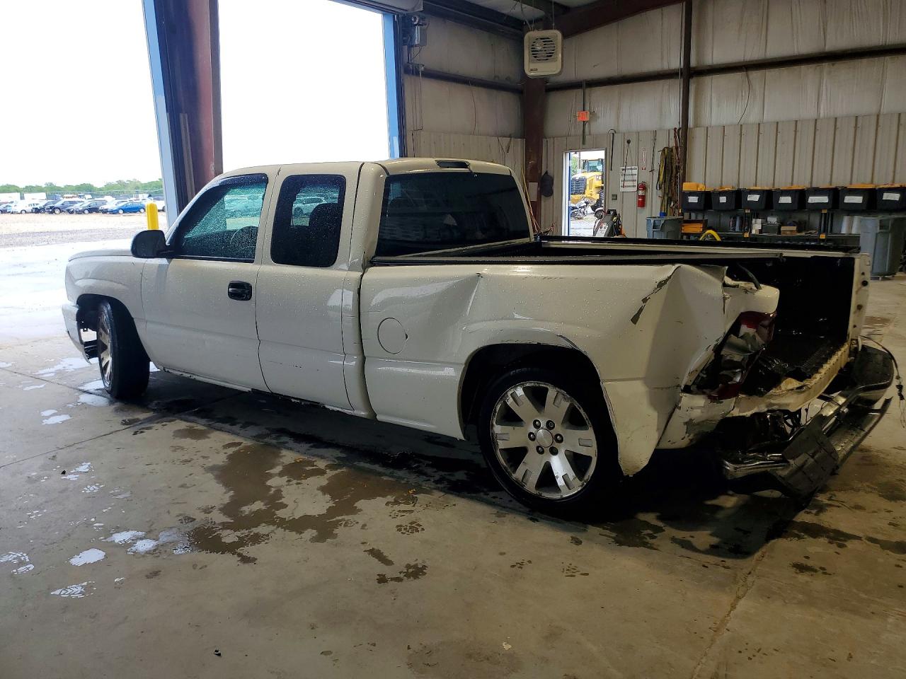2004 CHEVROLET SILVERADO C1500 photo 4