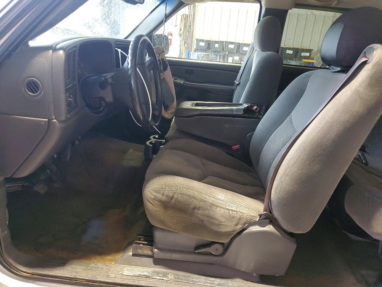 2004 CHEVROLET SILVERADO C1500 photo 19