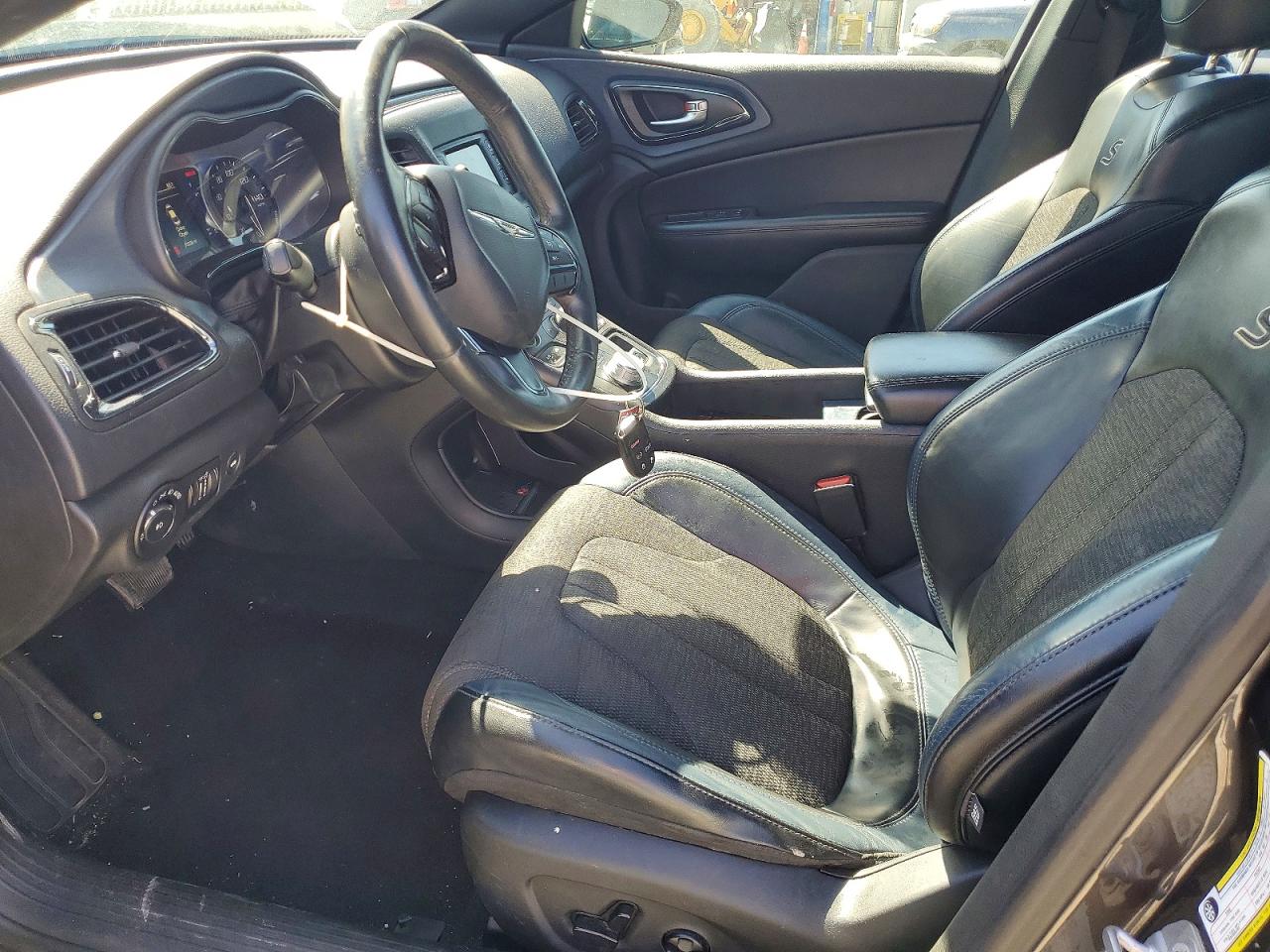 2015 CHRYSLER 200 S photo 13