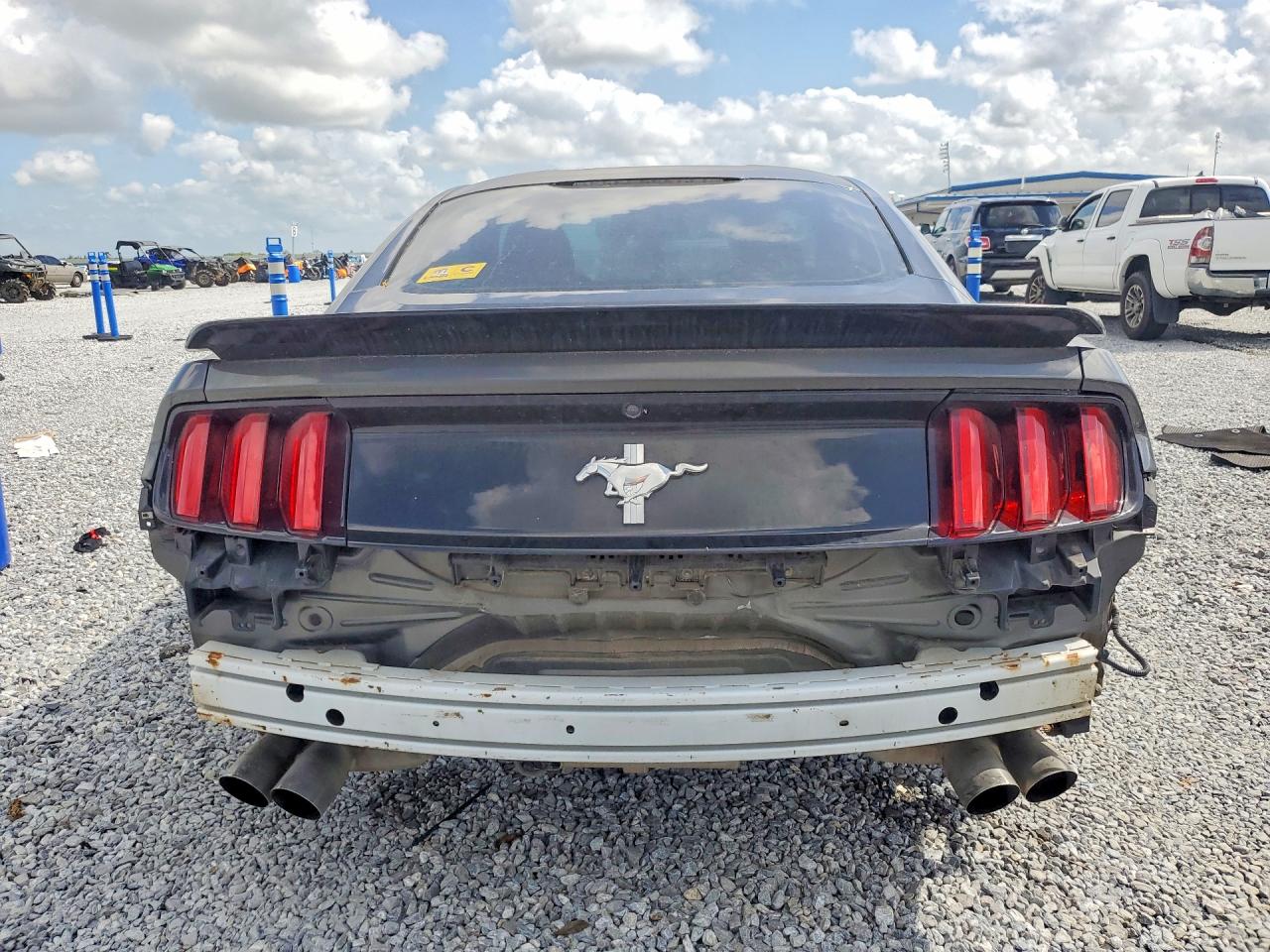 2015 FORD MUSTANG photo 6