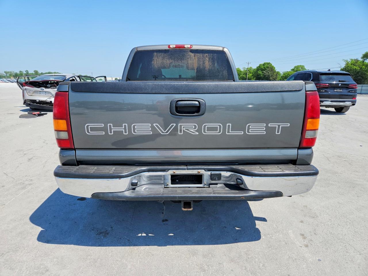 2002 CHEVROLET SILVERADO C1500 photo 11