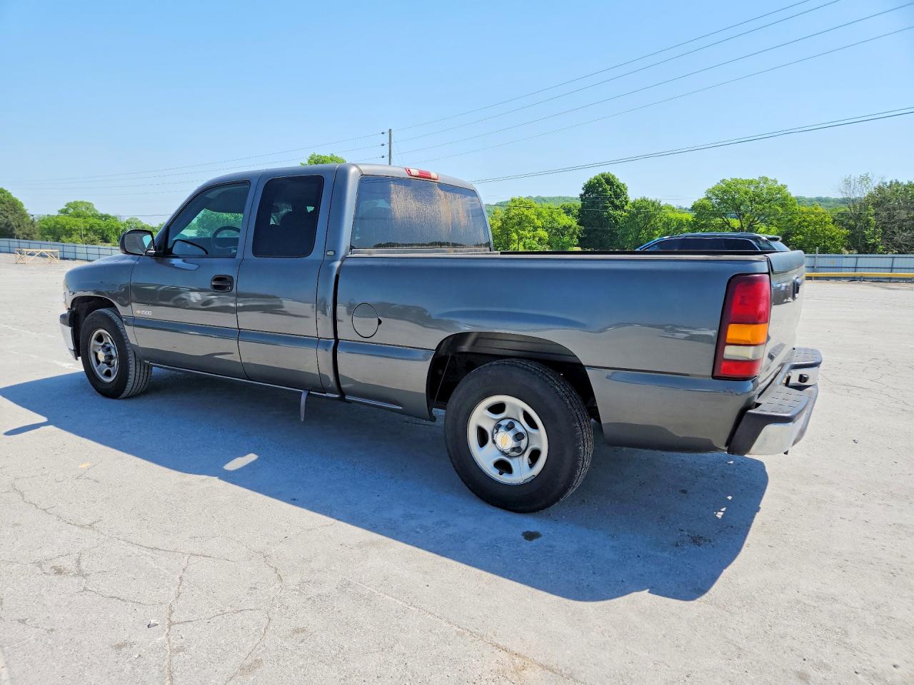2002 CHEVROLET SILVERADO C1500 photo 3