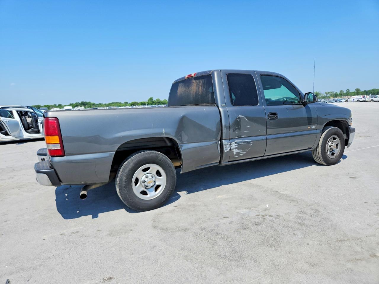 2002 CHEVROLET SILVERADO C1500 photo 5