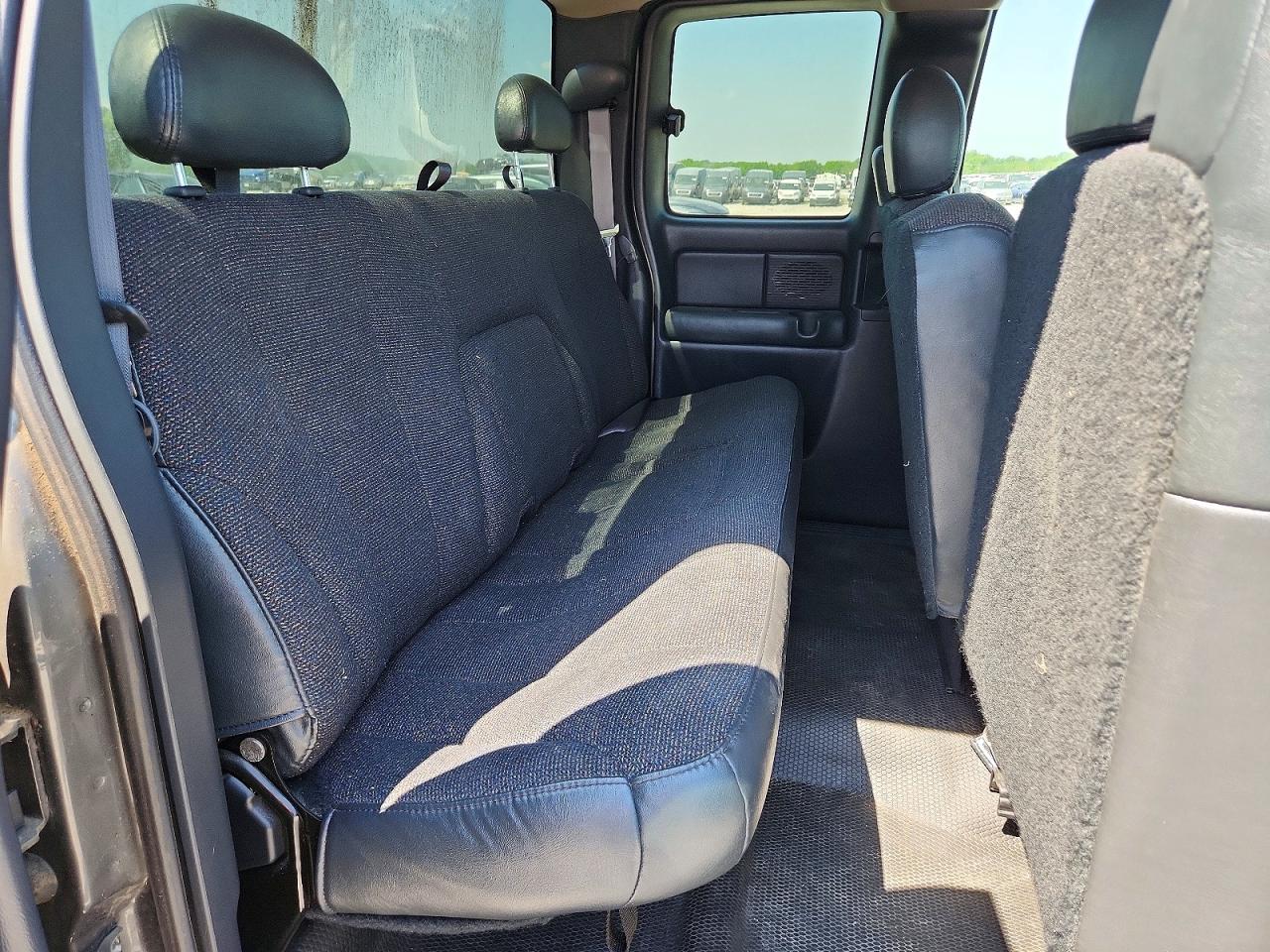 2002 CHEVROLET SILVERADO C1500 photo 19