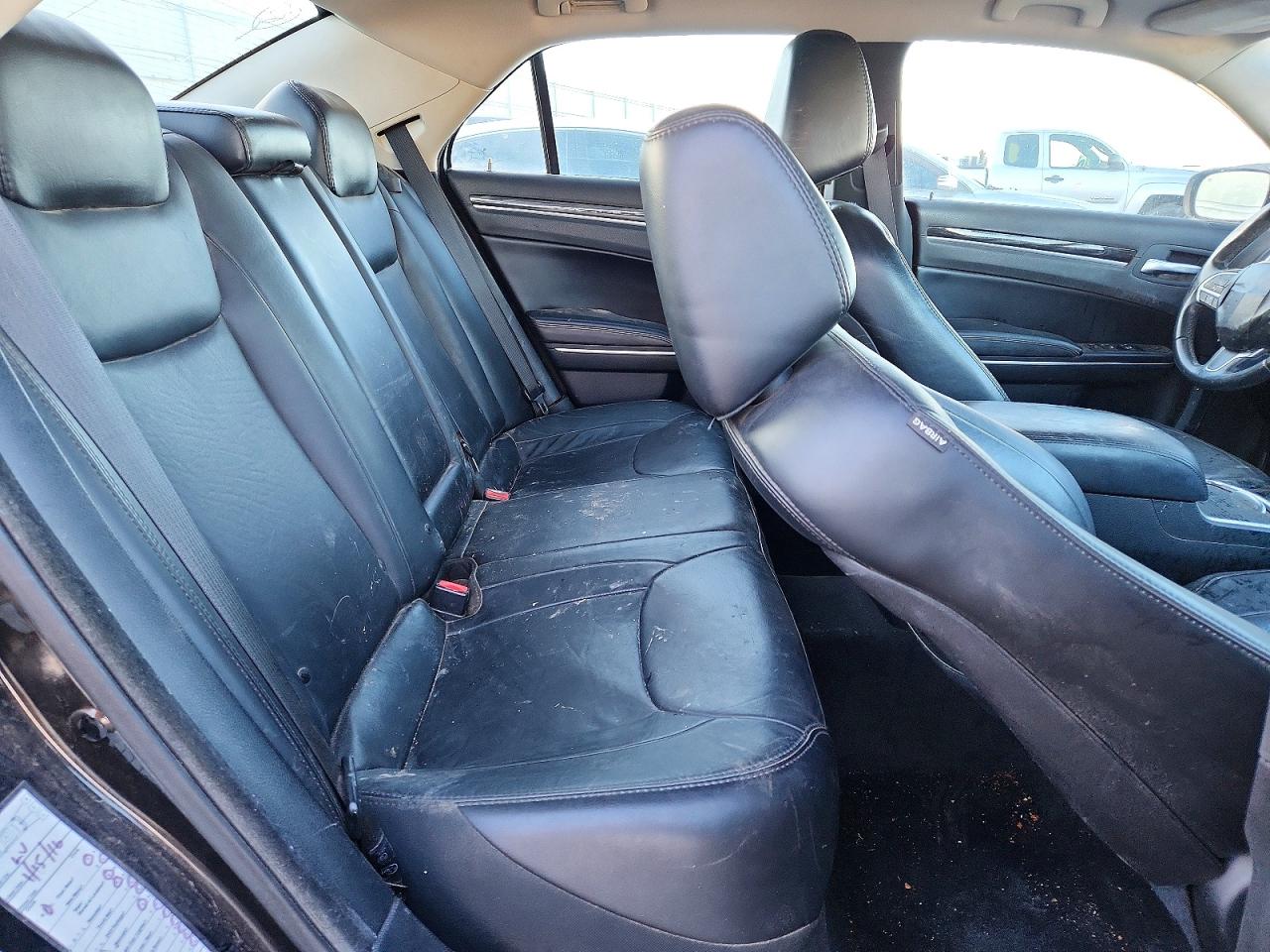 2016 CHRYSLER 300 LIMITED photo 19
