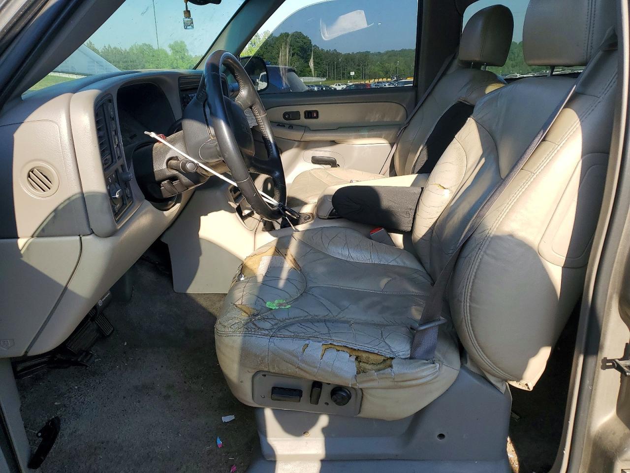 2002 GMC YUKON photo 13