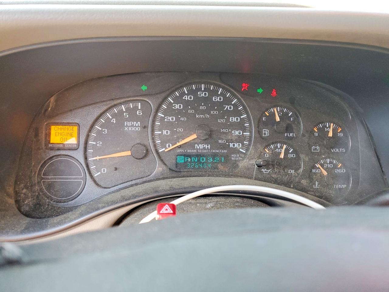 2002 GMC YUKON photo 17