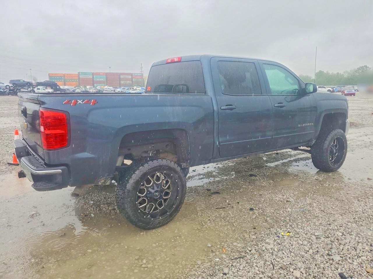 2018 CHEVROLET SILVERADO K1500 LT photo 5