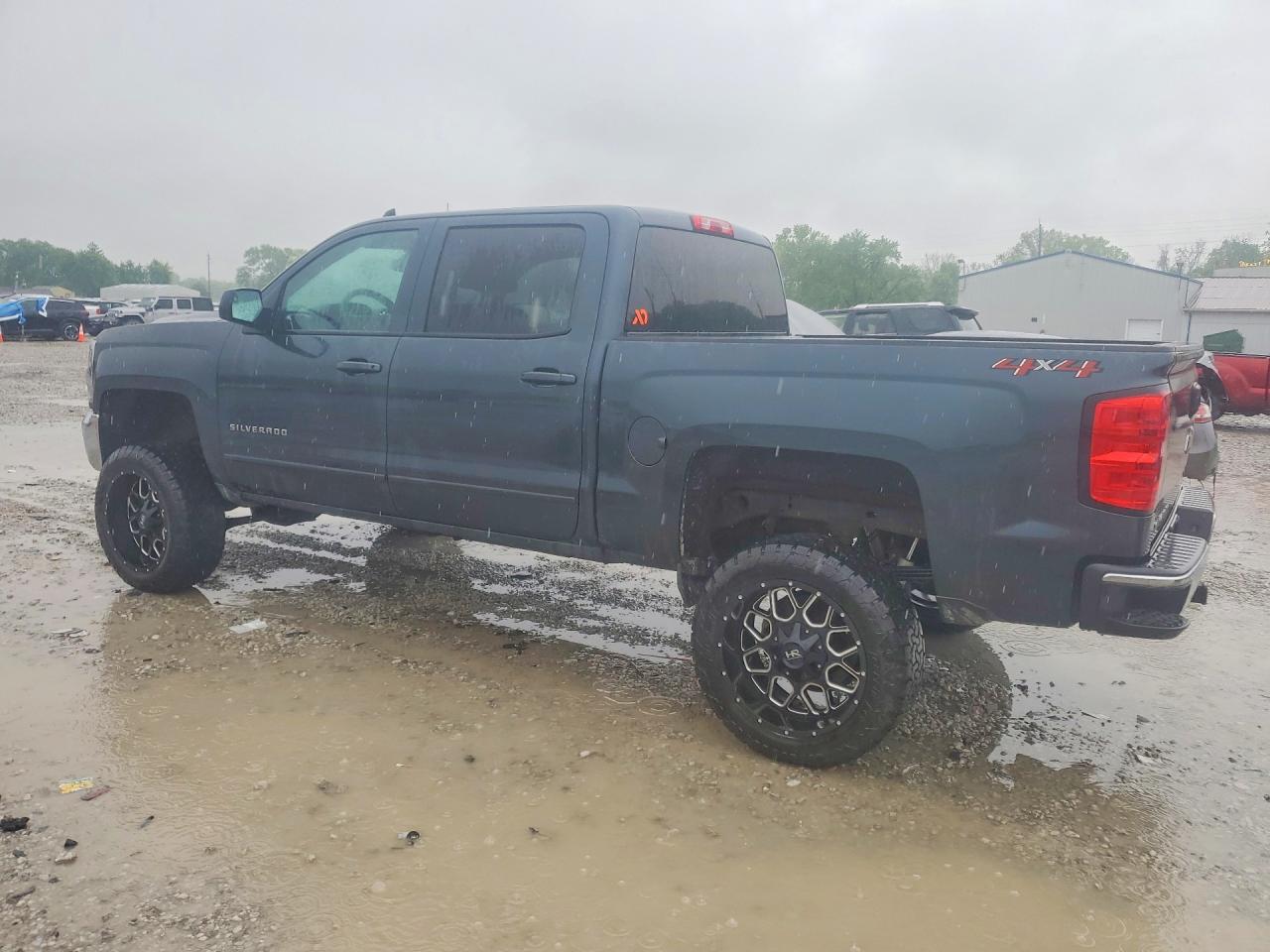 2018 CHEVROLET SILVERADO K1500 LT photo 3