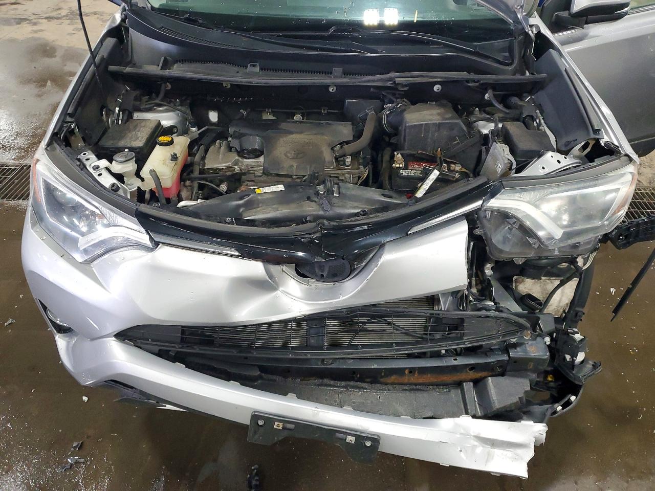 2016 TOYOTA RAV4 XLE photo 34