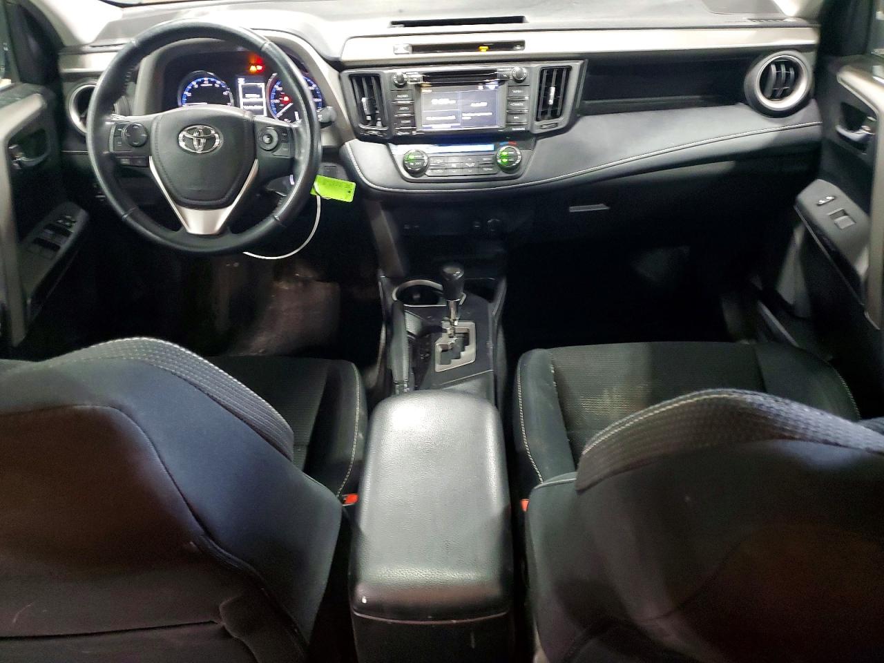 2016 TOYOTA RAV4 XLE photo 22