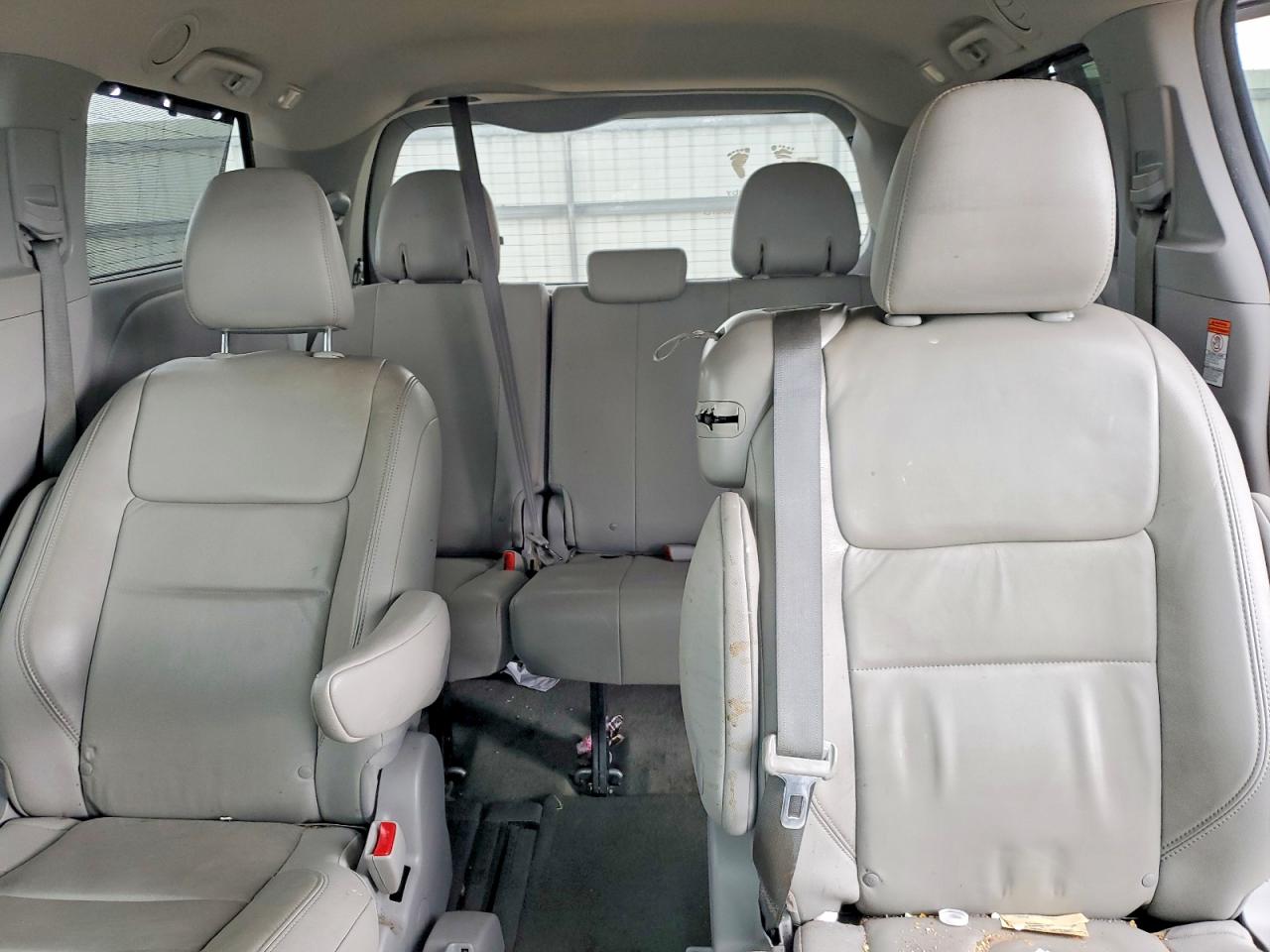 2015 TOYOTA SIENNA XLE 8-PASSENGER photo 19