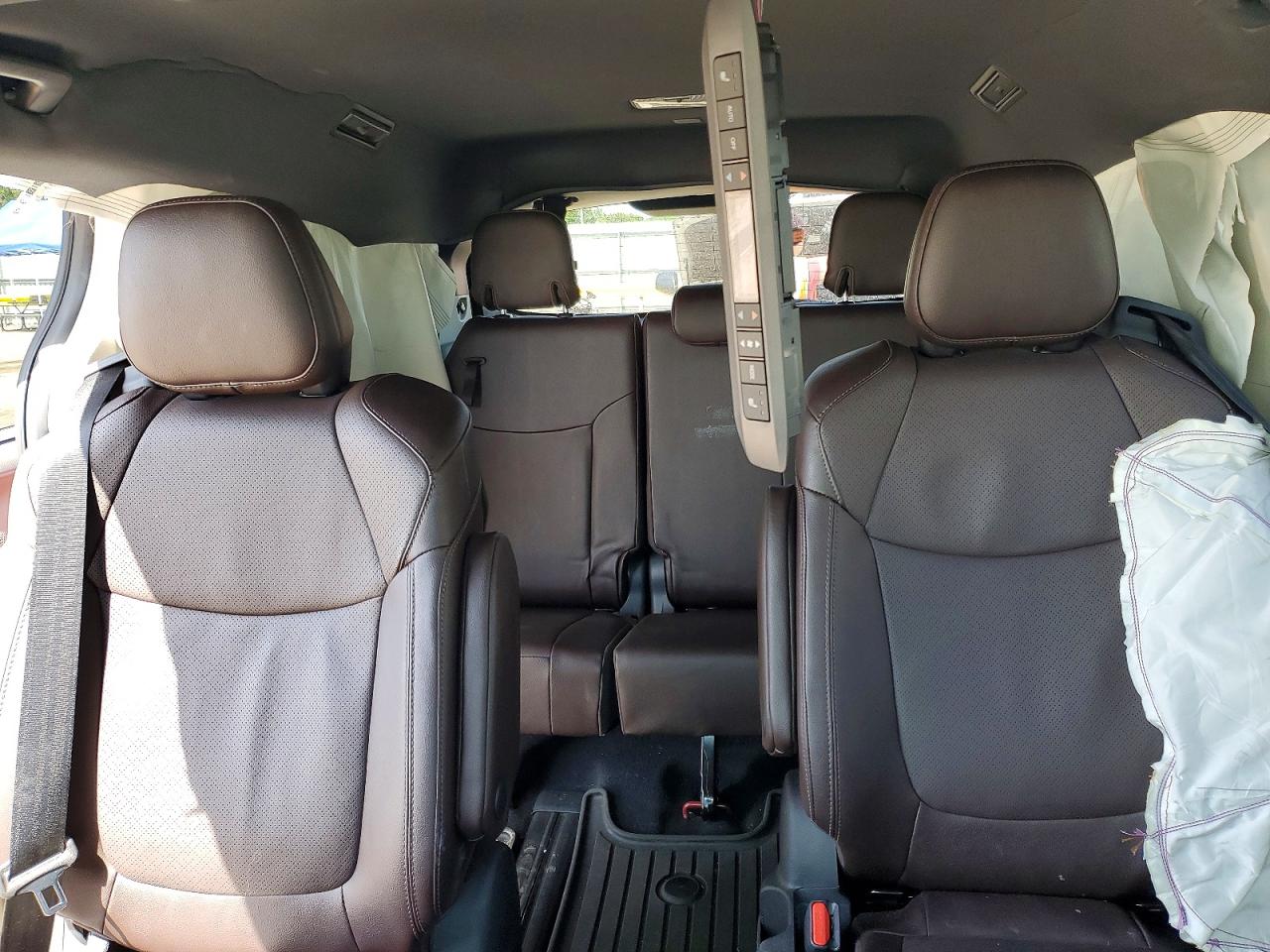 2021 TOYOTA SIENNA PLATINUM 7-PASSENGER photo 19