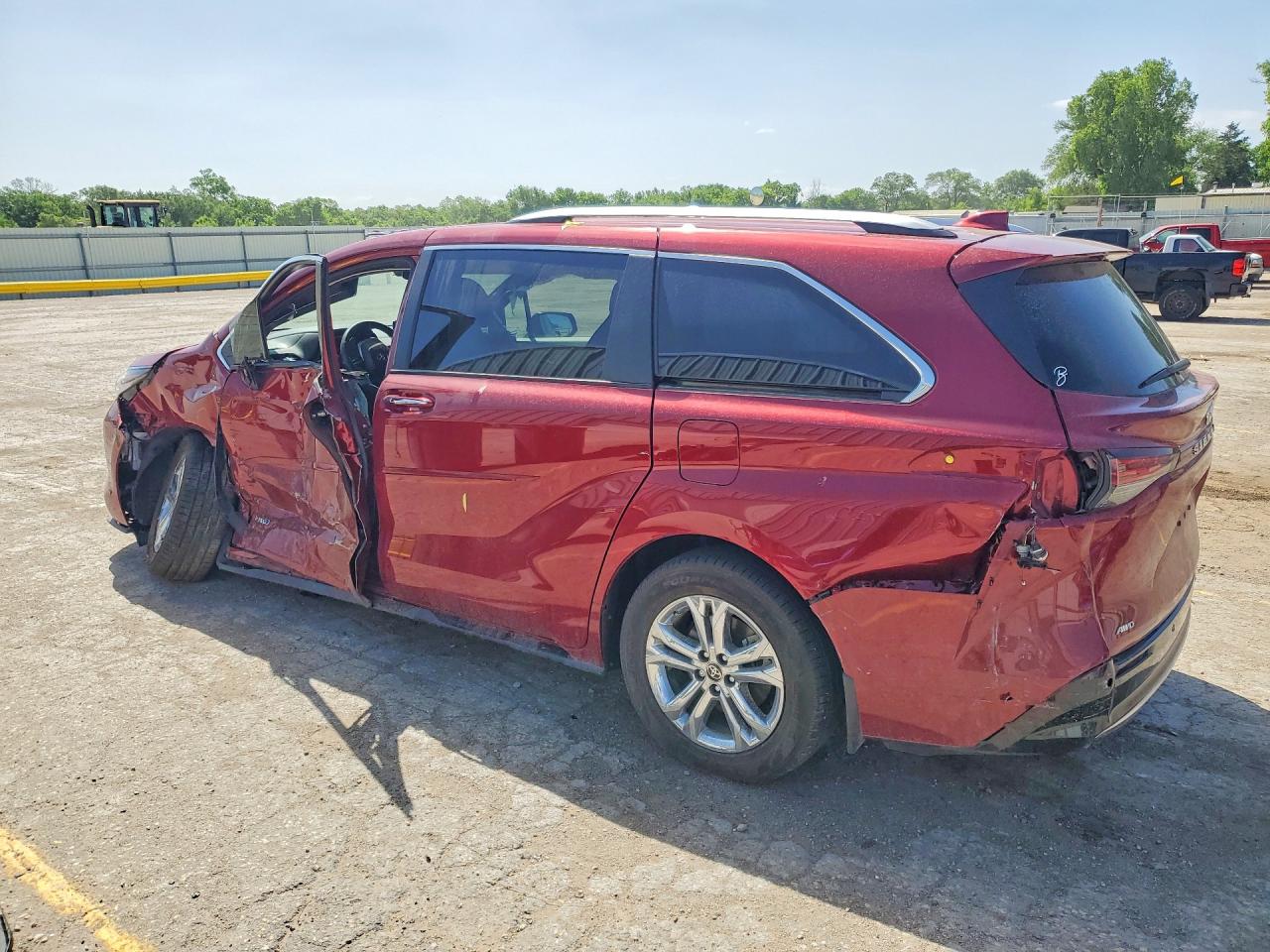 2021 TOYOTA SIENNA PLATINUM 7-PASSENGER photo 3