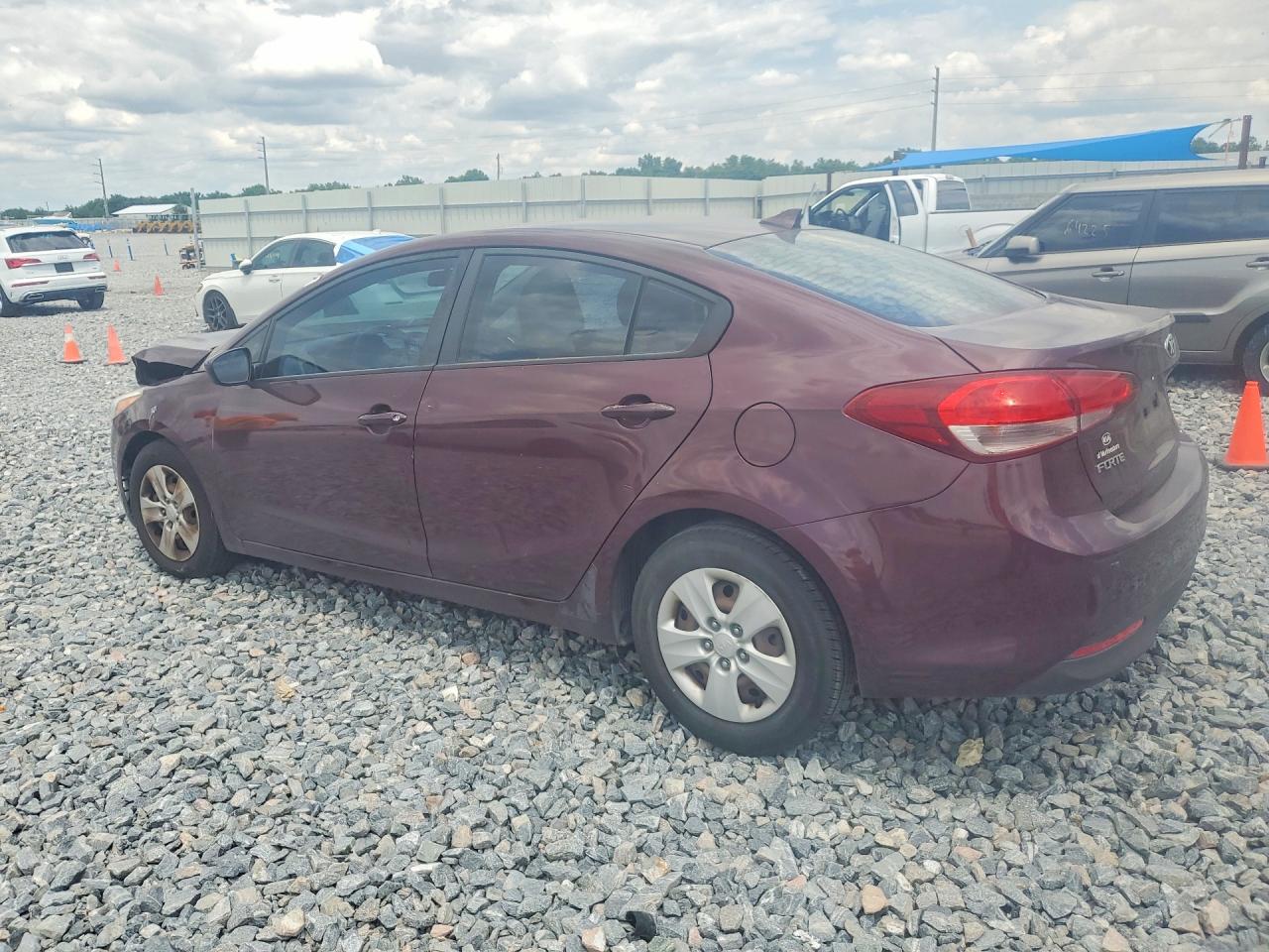 2017 KIA FORTE LX photo 3