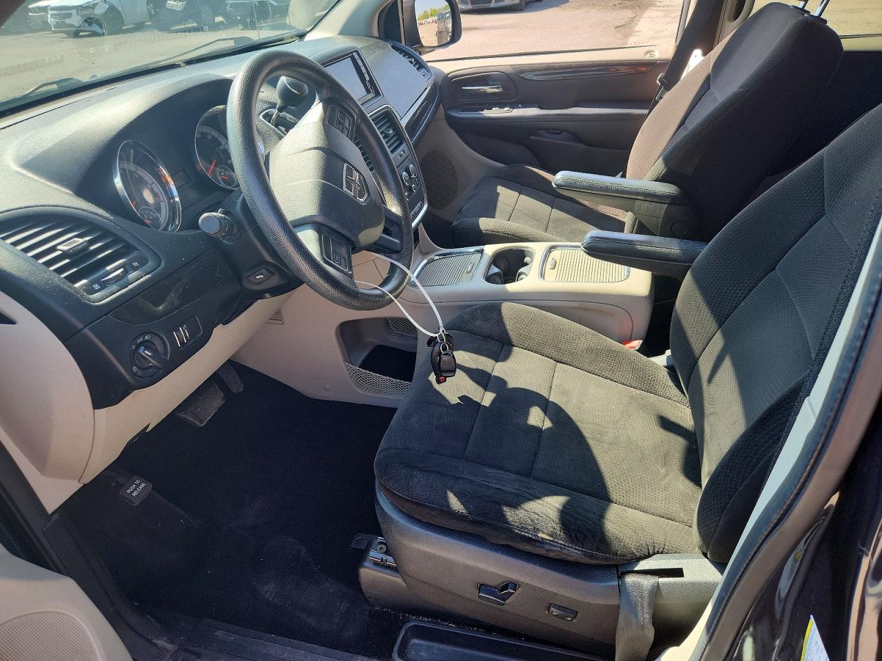 2013 DODGE GRAND CARAVAN SXT photo 13