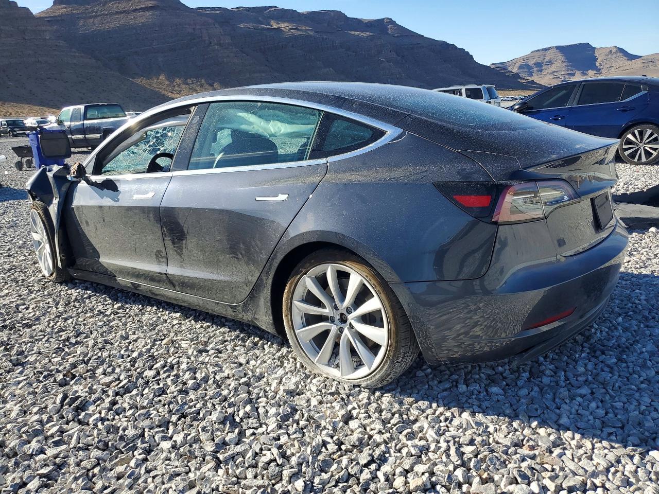 2019 TESLA MODEL 3 photo 3