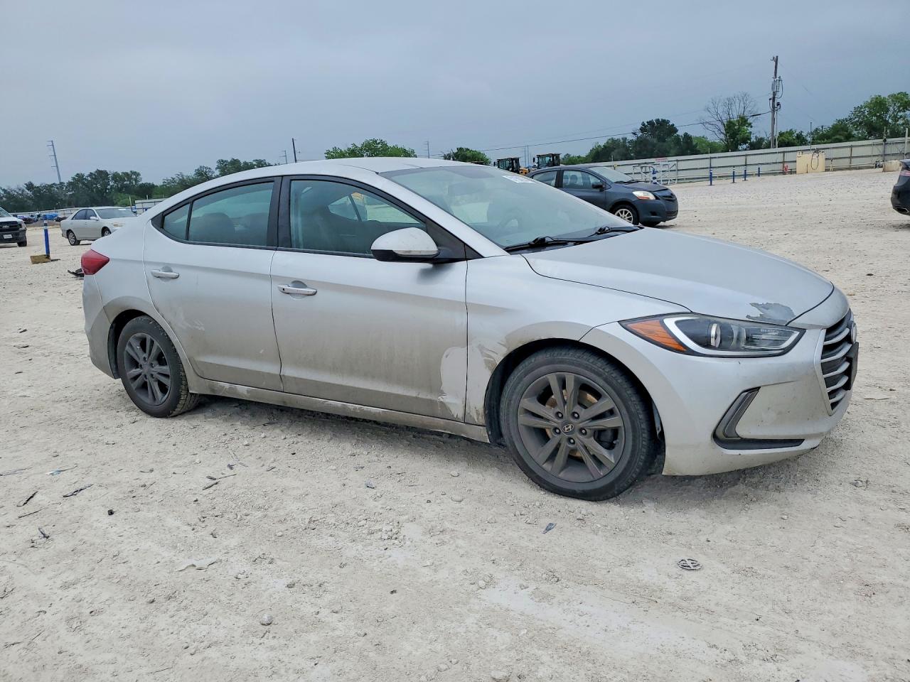 2017 HYUNDAI ELANTRA SE photo 10