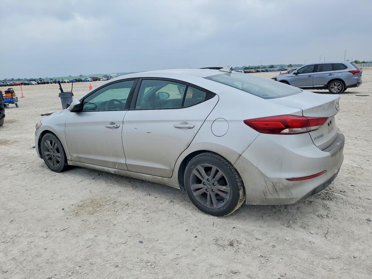 2017 HYUNDAI ELANTRA SE photo 4