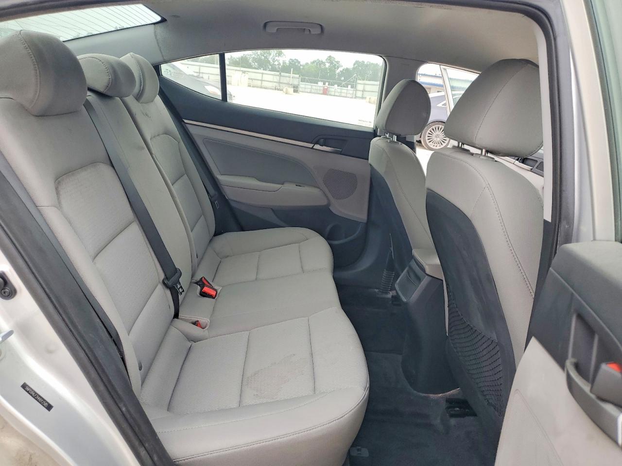 2017 HYUNDAI ELANTRA SE photo 28