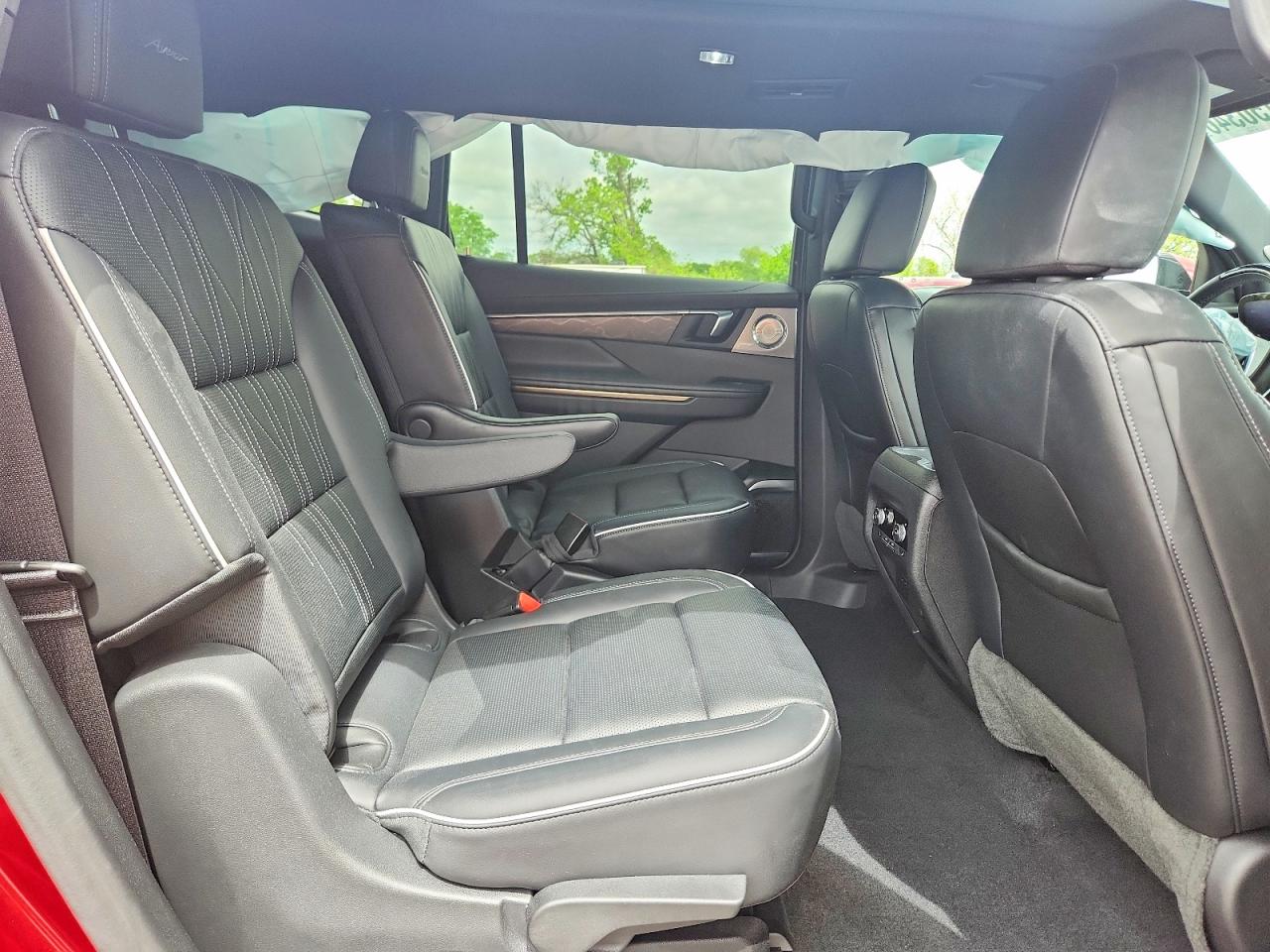 2025 BUICK ENCLAVE AVENIR photo 31