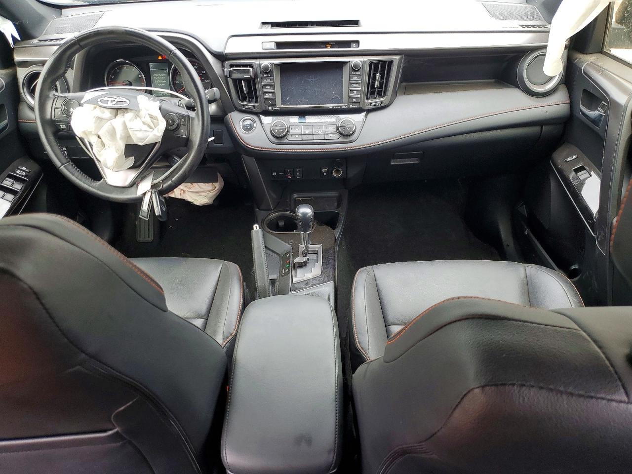 2016 TOYOTA RAV4 SE photo 22