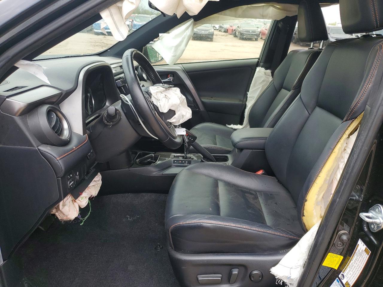 2016 TOYOTA RAV4 SE photo 19
