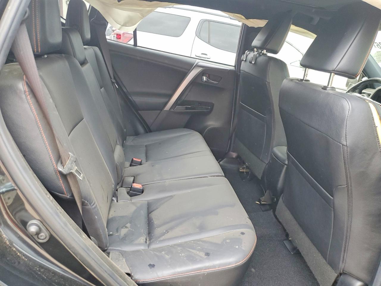 2016 TOYOTA RAV4 SE photo 28
