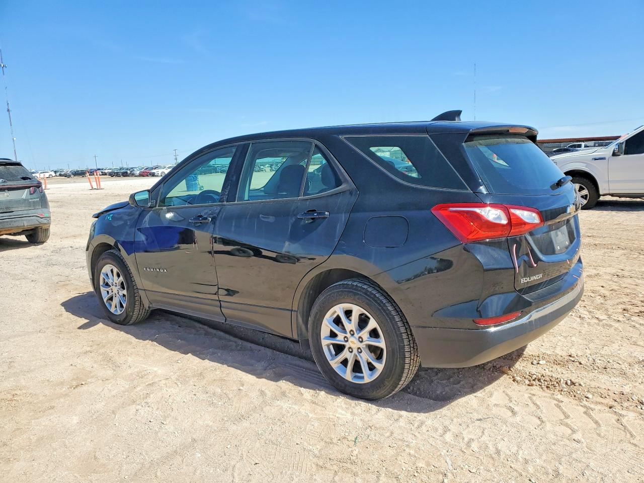 2018 CHEVROLET EQUINOX LS photo 2
