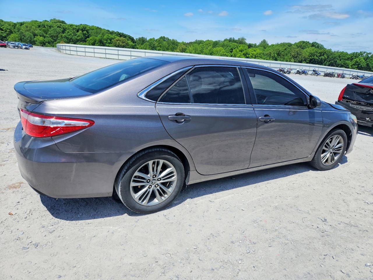 2017 TOYOTA CAMRY SE photo 7