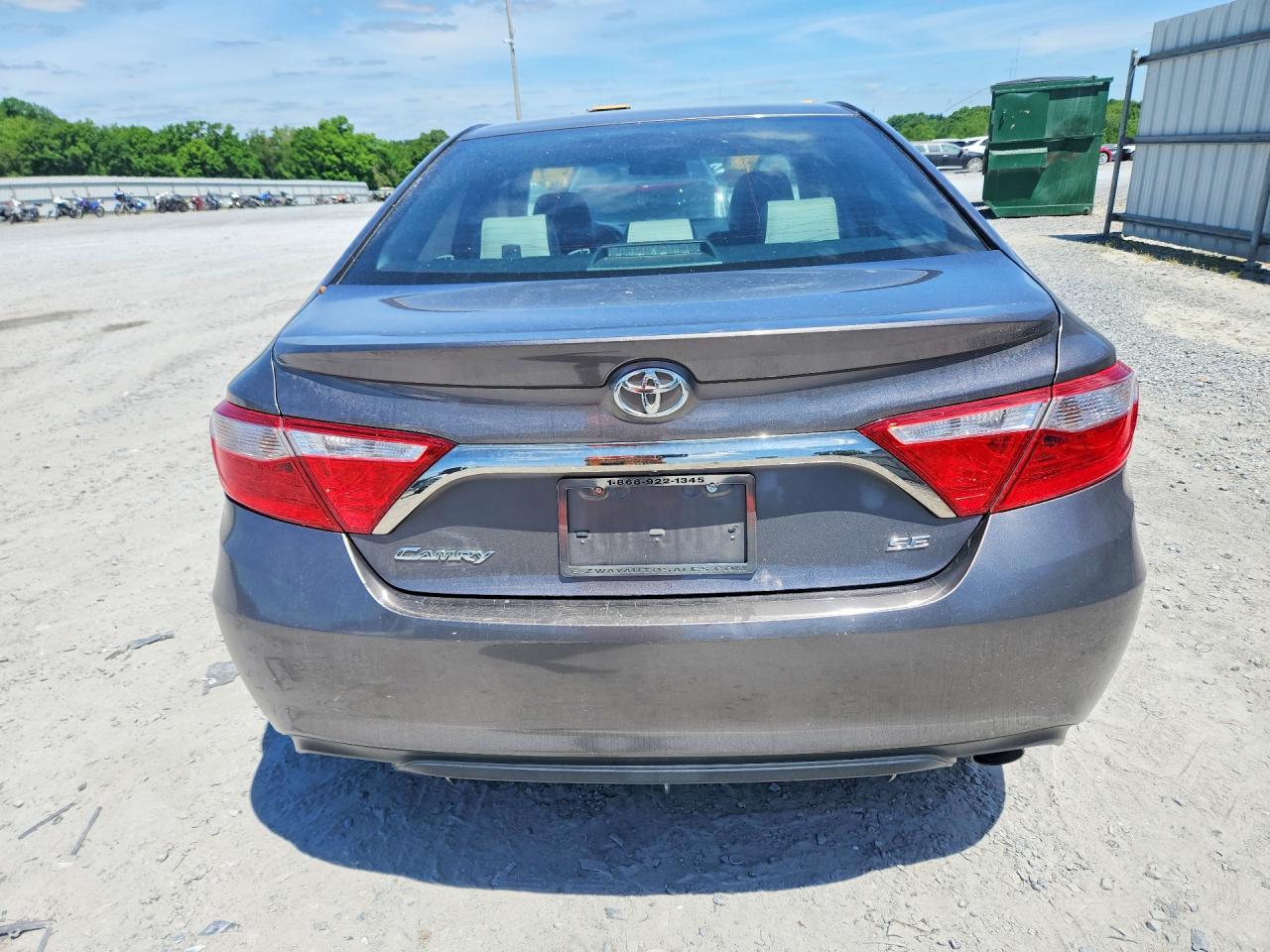 2017 TOYOTA CAMRY SE photo 16