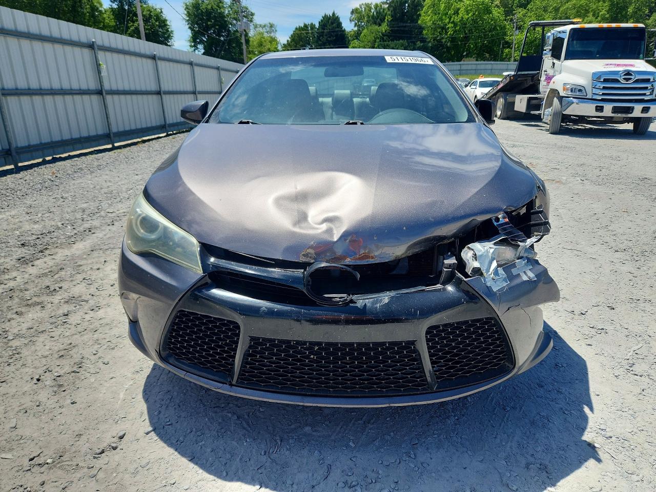 2017 TOYOTA CAMRY SE photo 13