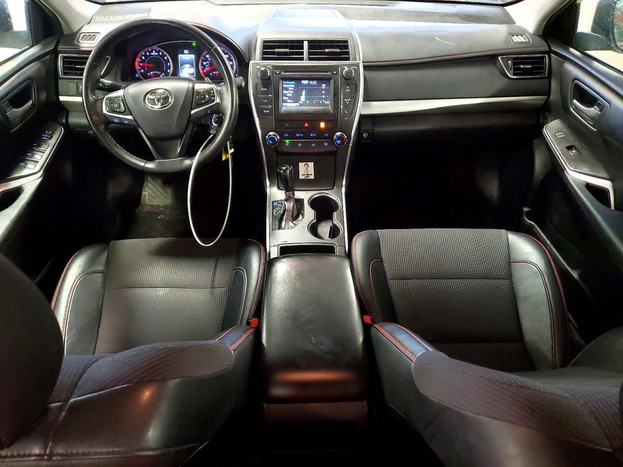 2017 TOYOTA CAMRY SE photo 15