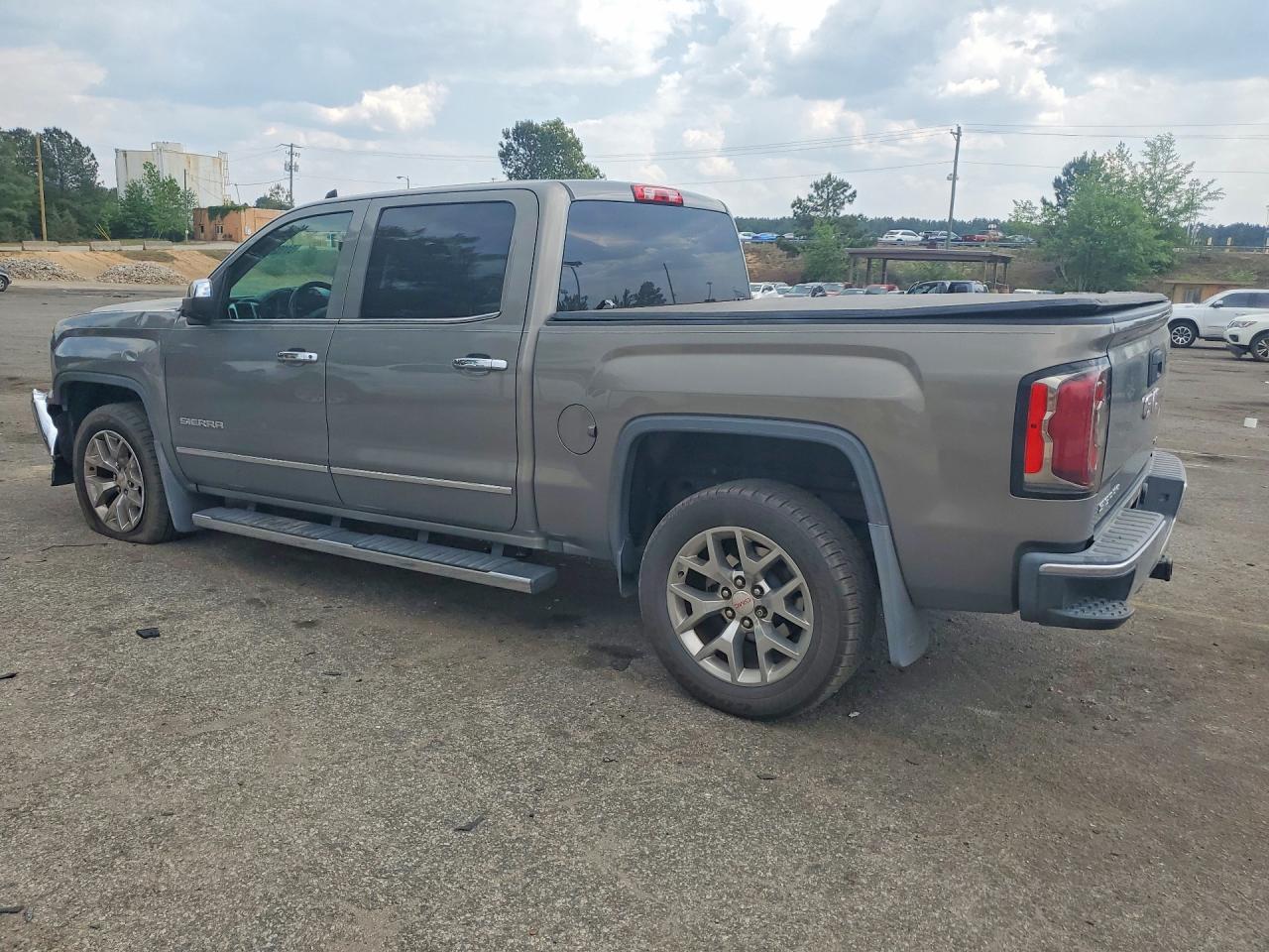 2017 GMC SIERRA C1500 SLT photo 2