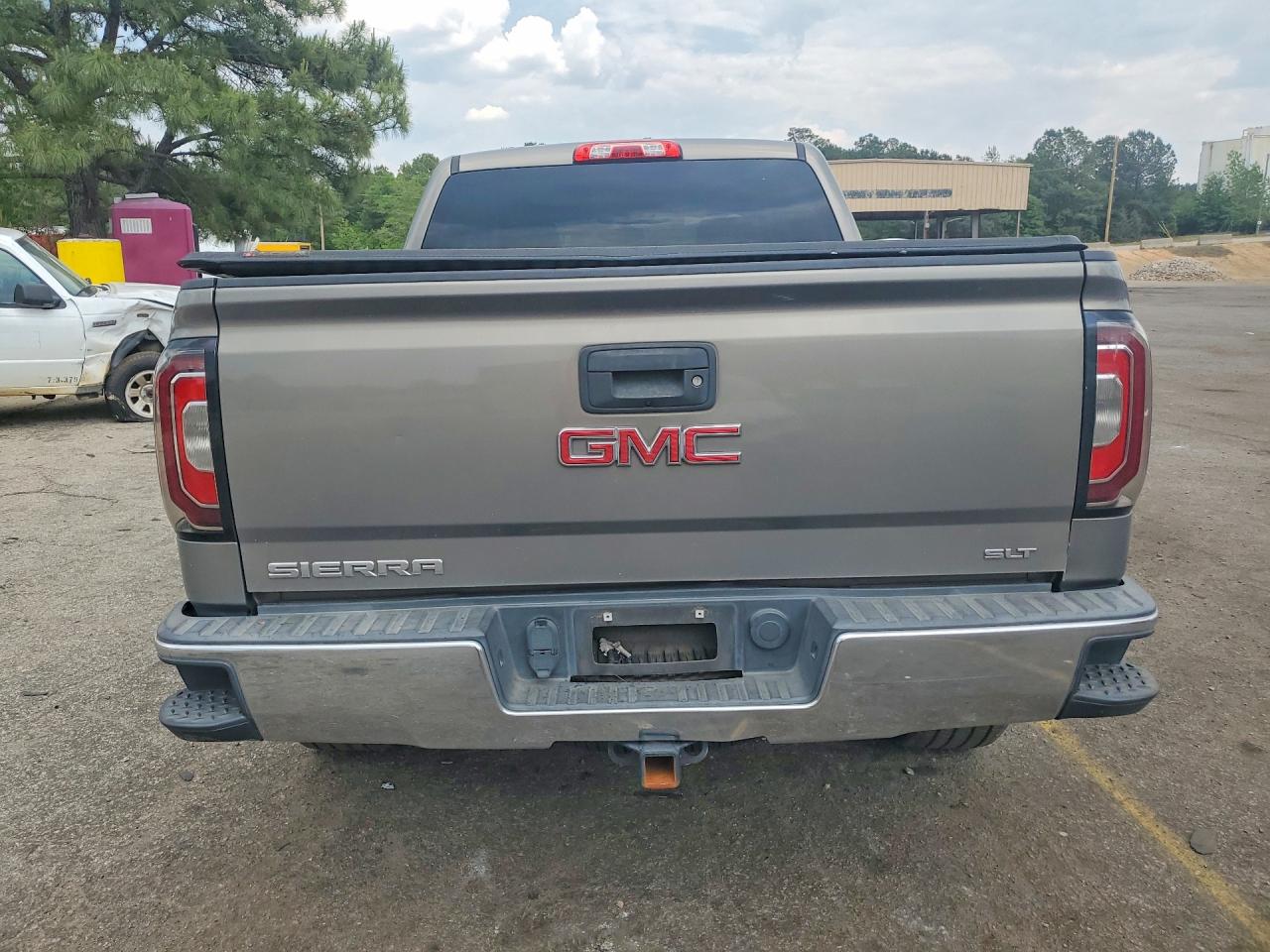 2017 GMC SIERRA C1500 SLT photo 6