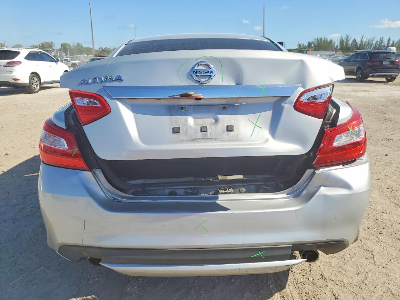 2017 NISSAN ALTIMA photo 11