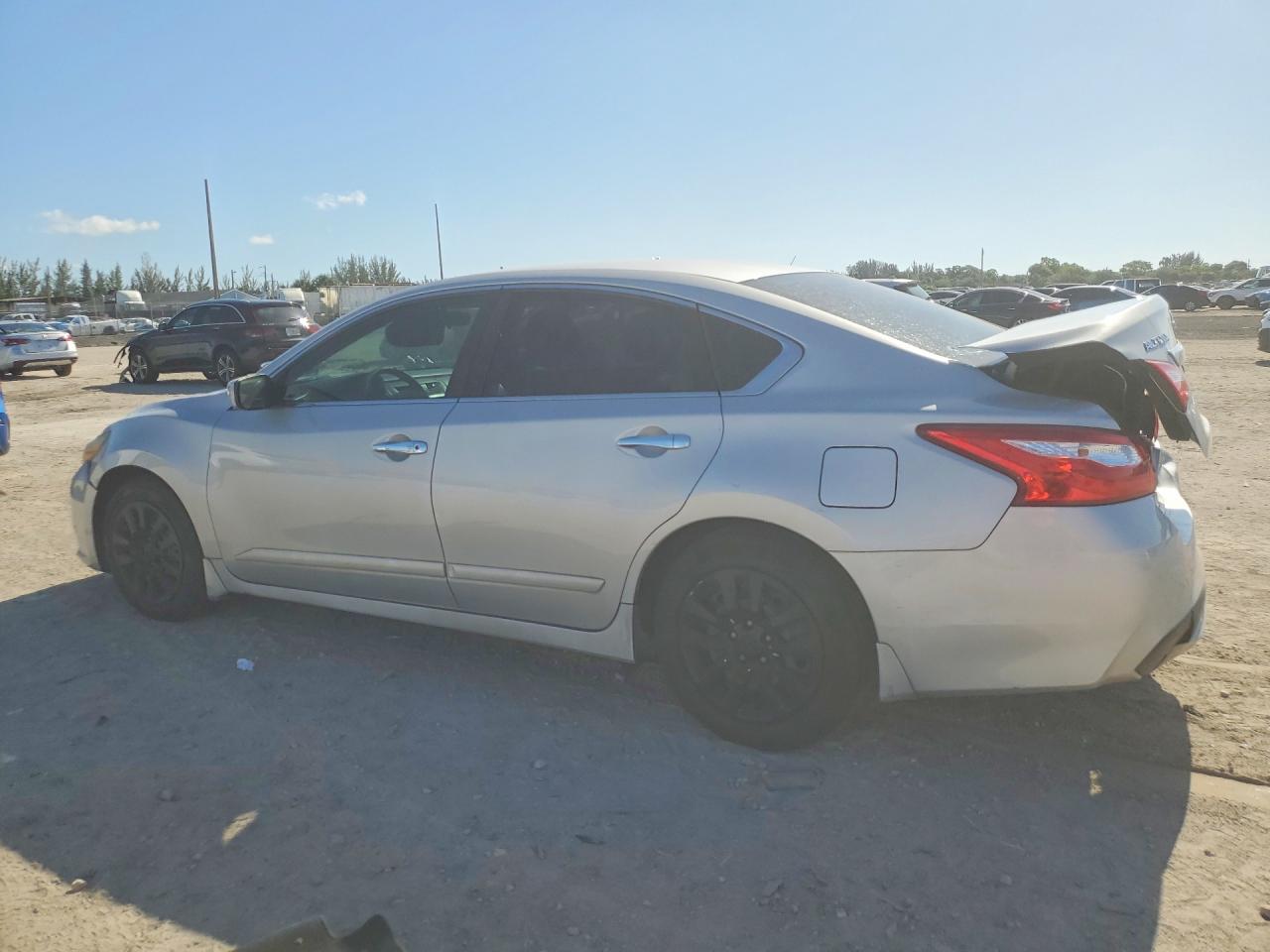 2017 NISSAN ALTIMA photo 3