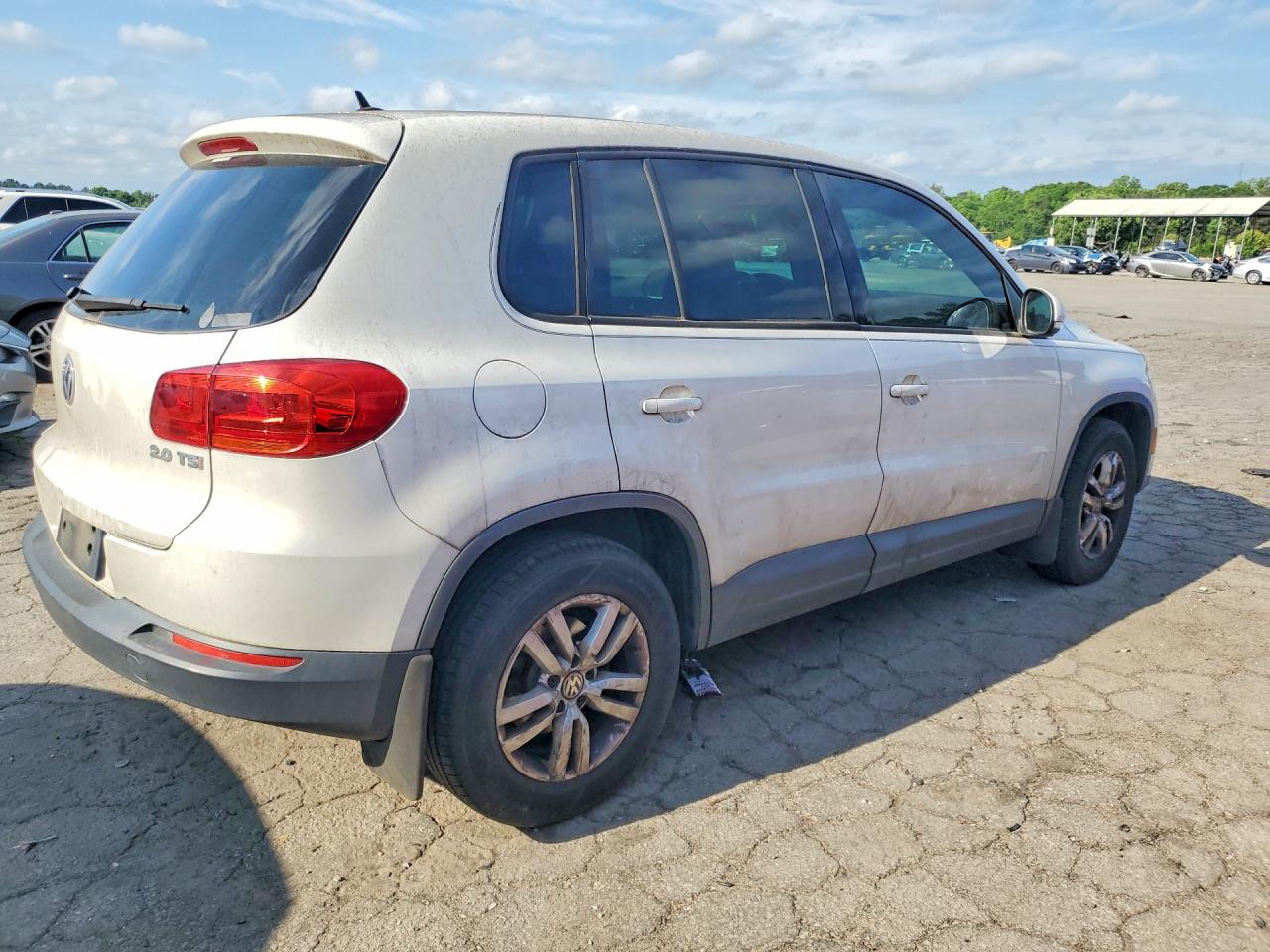 2013 VOLKSWAGEN TIGUAN S photo 5
