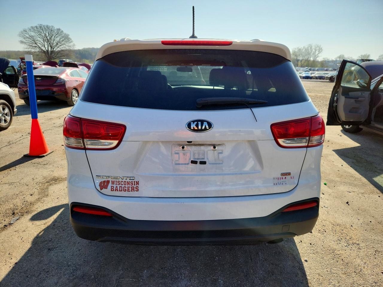 2017 KIA SORENTO LX photo 6