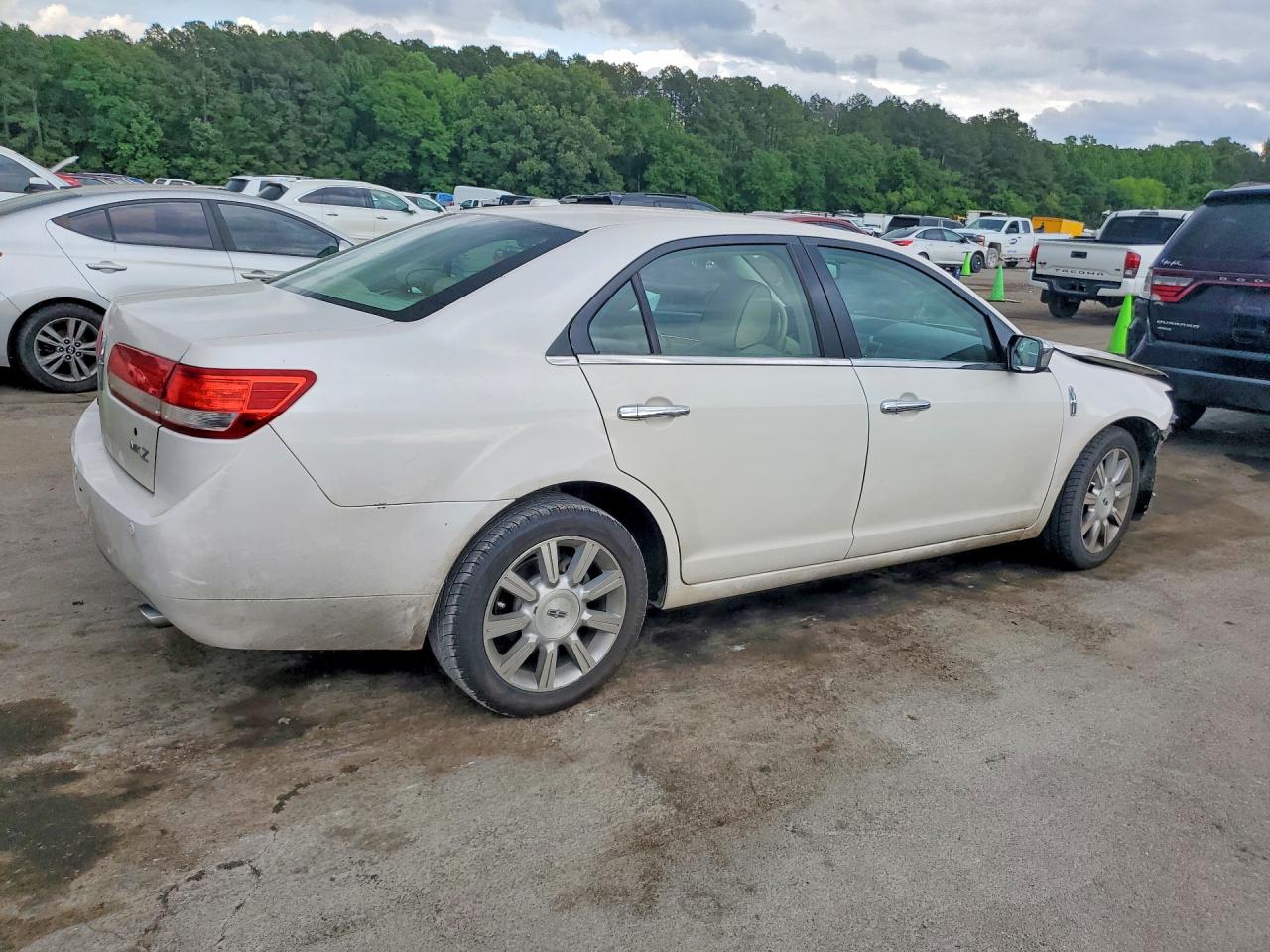 2010 LINCOLN MKZ photo 5