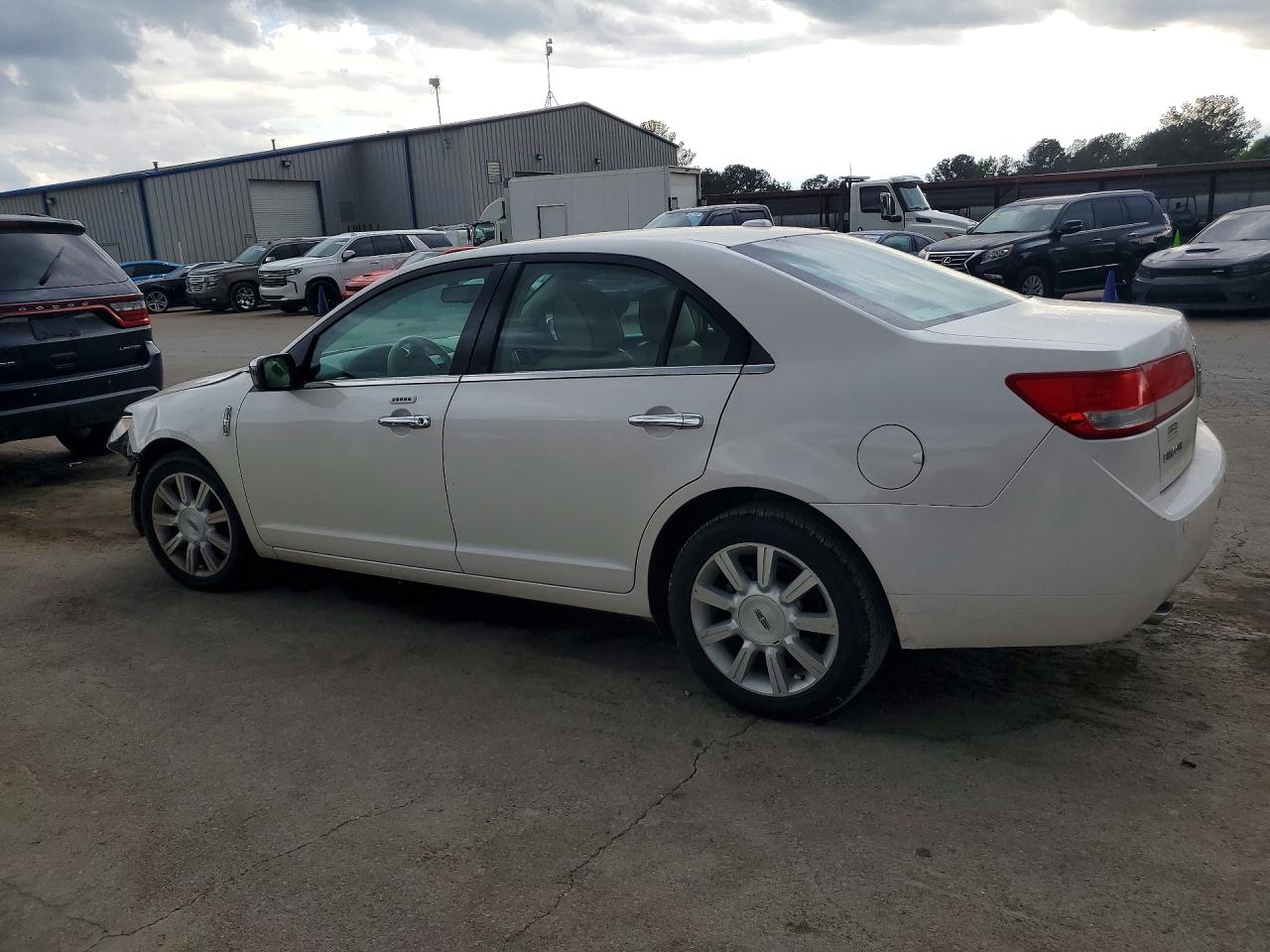 2010 LINCOLN MKZ photo 3