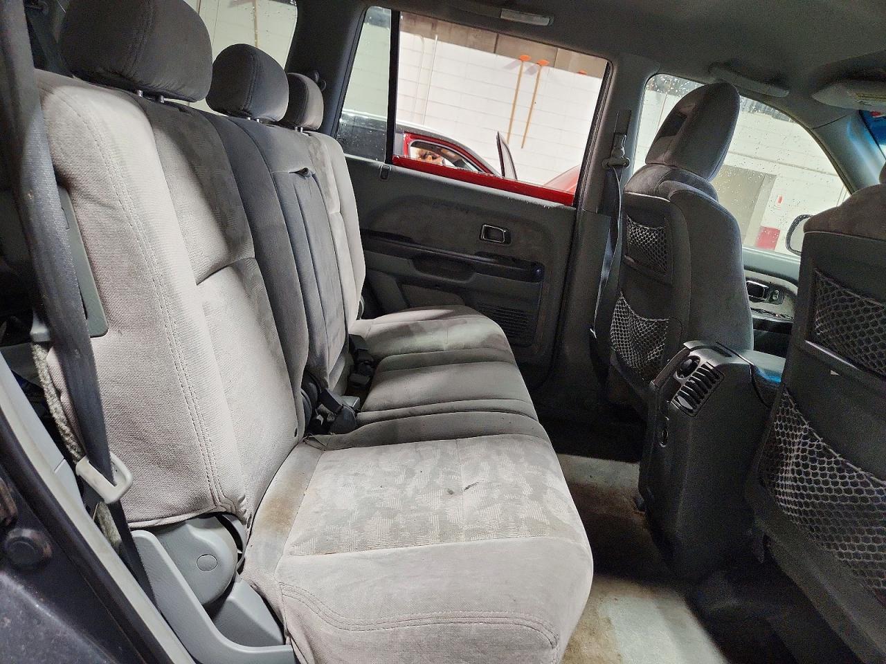2004 HONDA PILOT EX photo 21